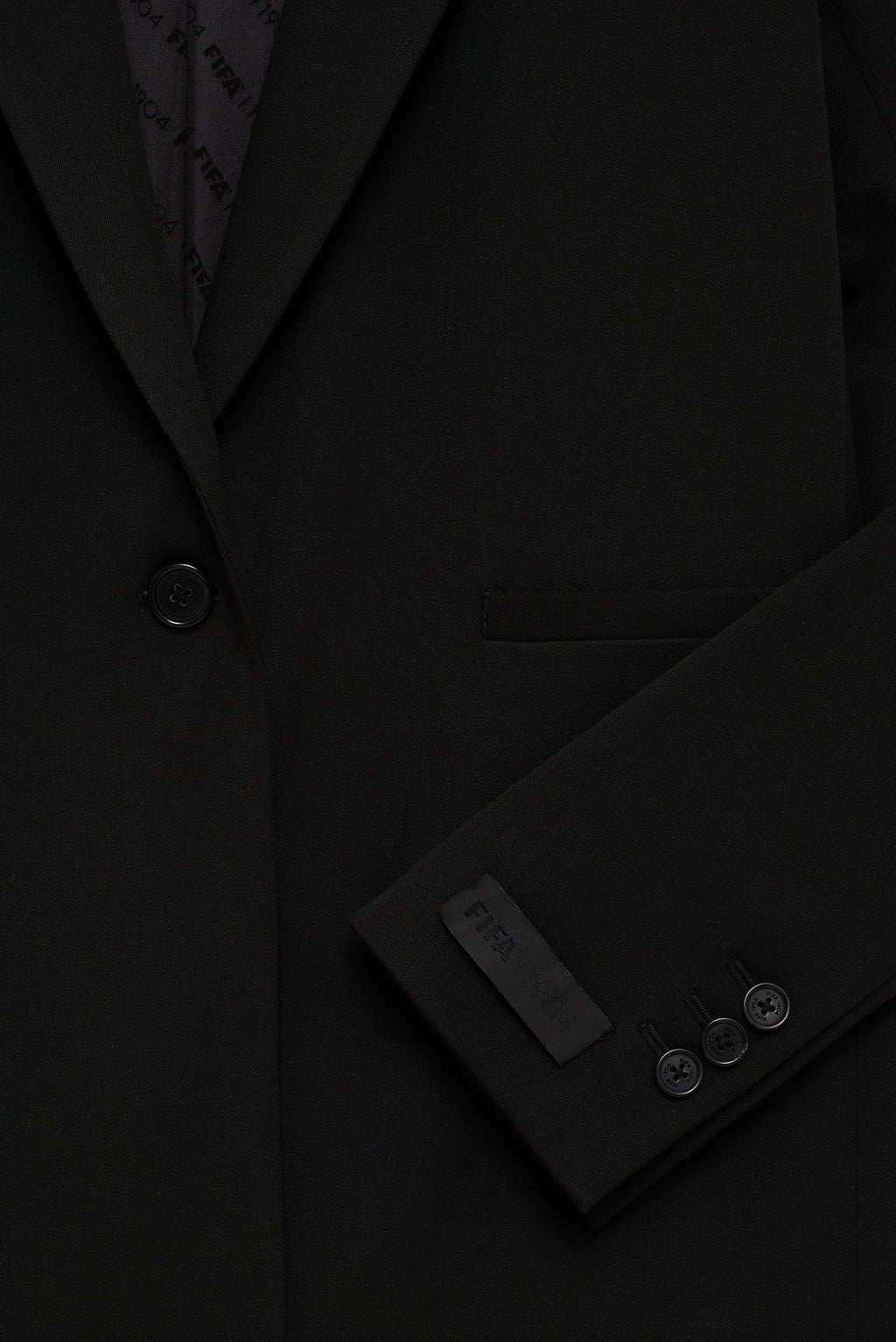 THE EXECUTIVE BLAZER