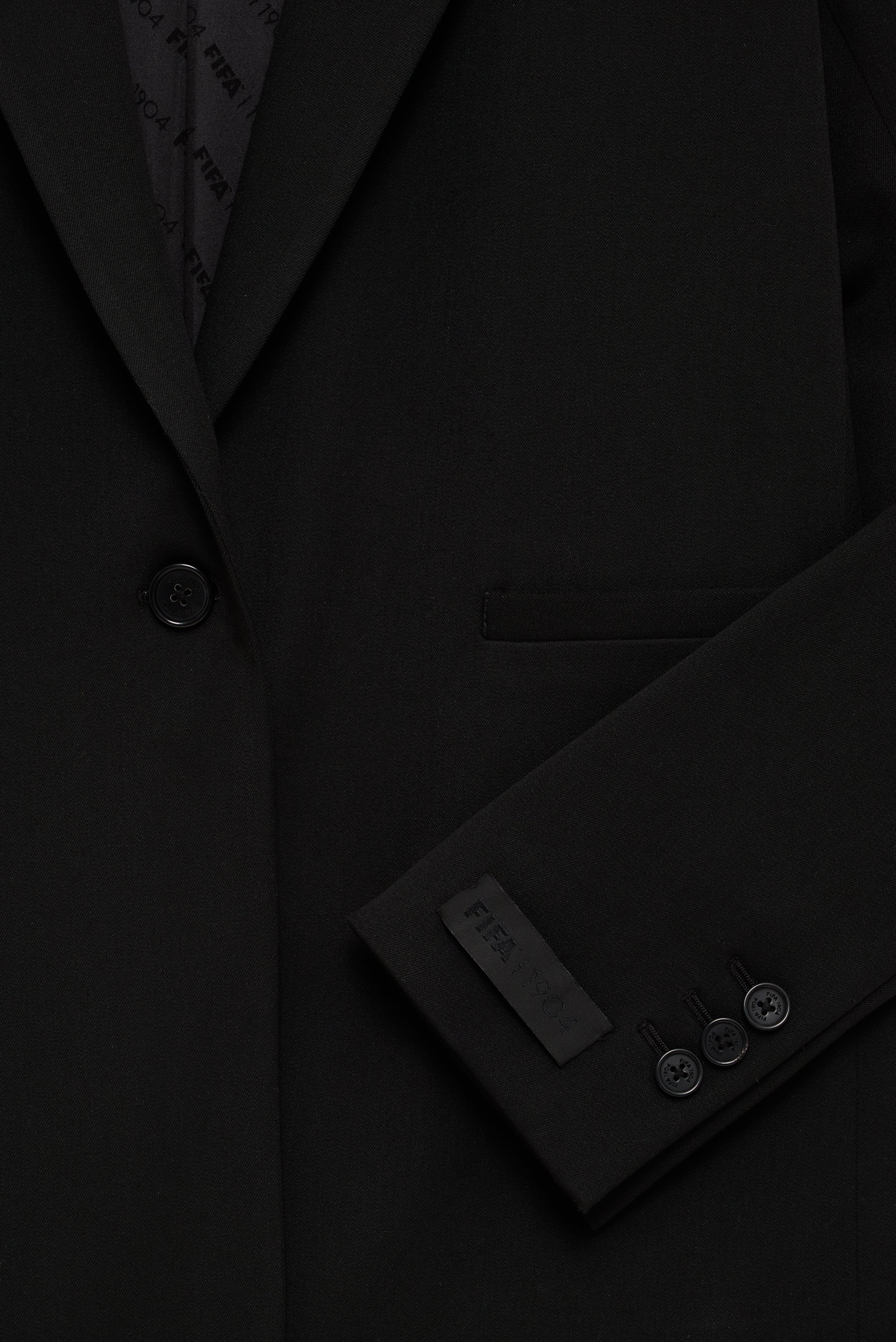 THE EXECUTIVE BLAZER
